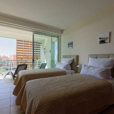 Oasis Da Rocha *